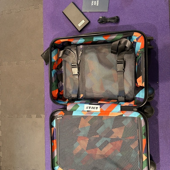 AWAY suitcase - kid’s size - Picture 5 of 8